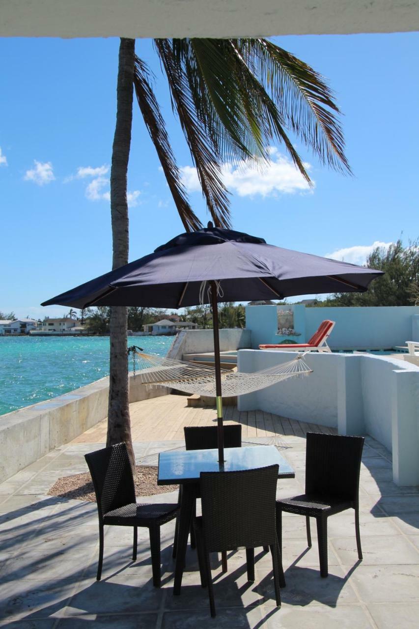 Water'S Edge Villa - Oceanfront With Private Pool Nassau Esterno foto