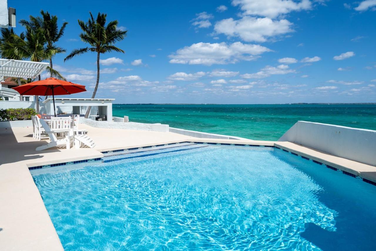 Water'S Edge Villa - Oceanfront With Private Pool Nassau Esterno foto